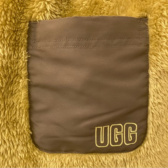 UGG Camilia Sherpa Shorts (NWT) in Mustard Yellow (Size S) - Cozy Wear - Picture 3 of 16
